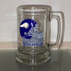 NFL Drinkware Collectible Minnesota Vikings Beer
Mug-Metal Emblem